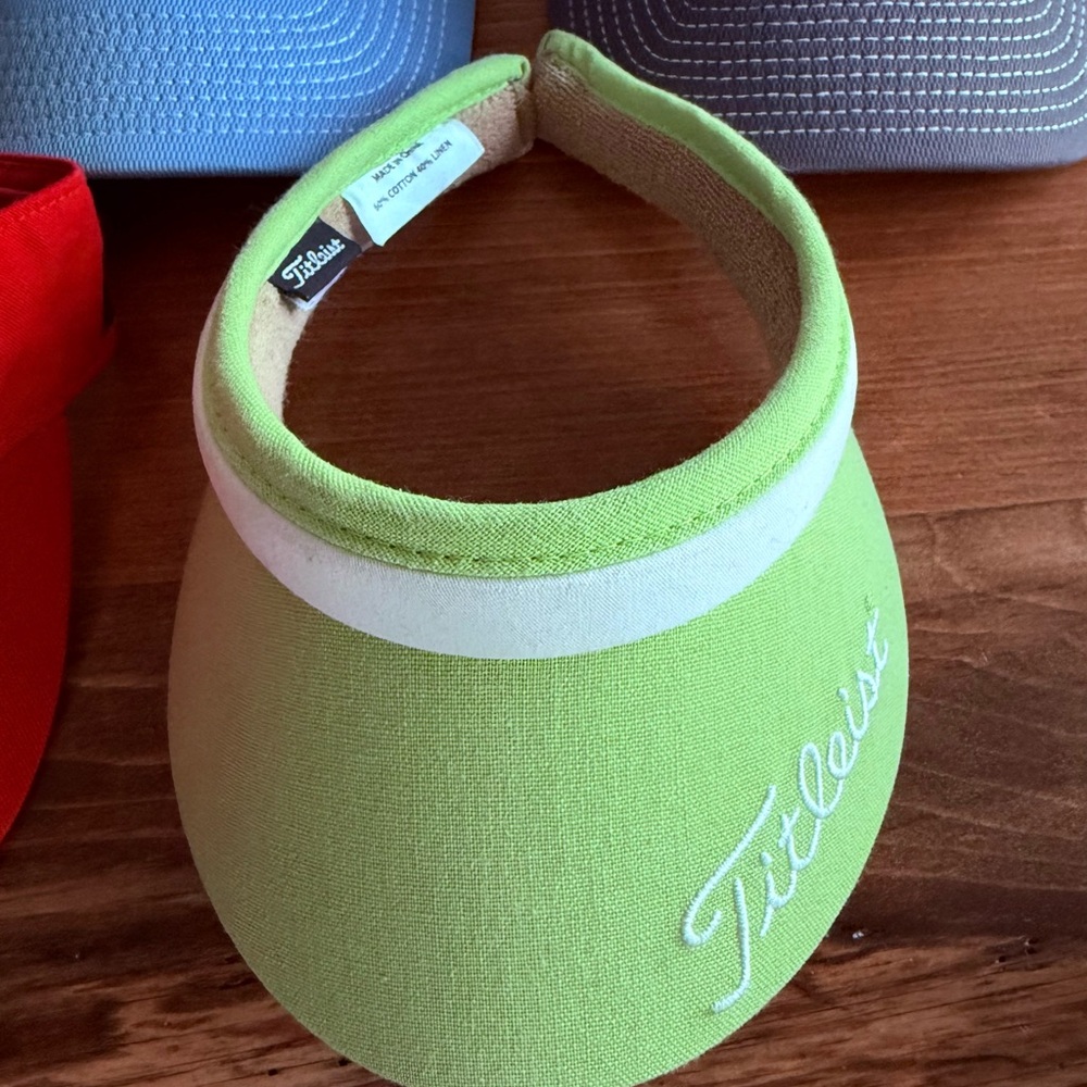 Titleist Women’s Golf Lime Green Visor